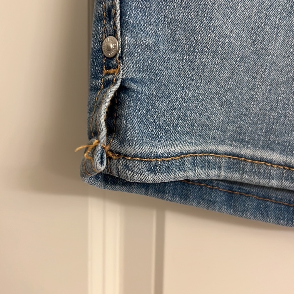 Gloria Vanderbilt ladies Jean shorts - Picture 4 of 9